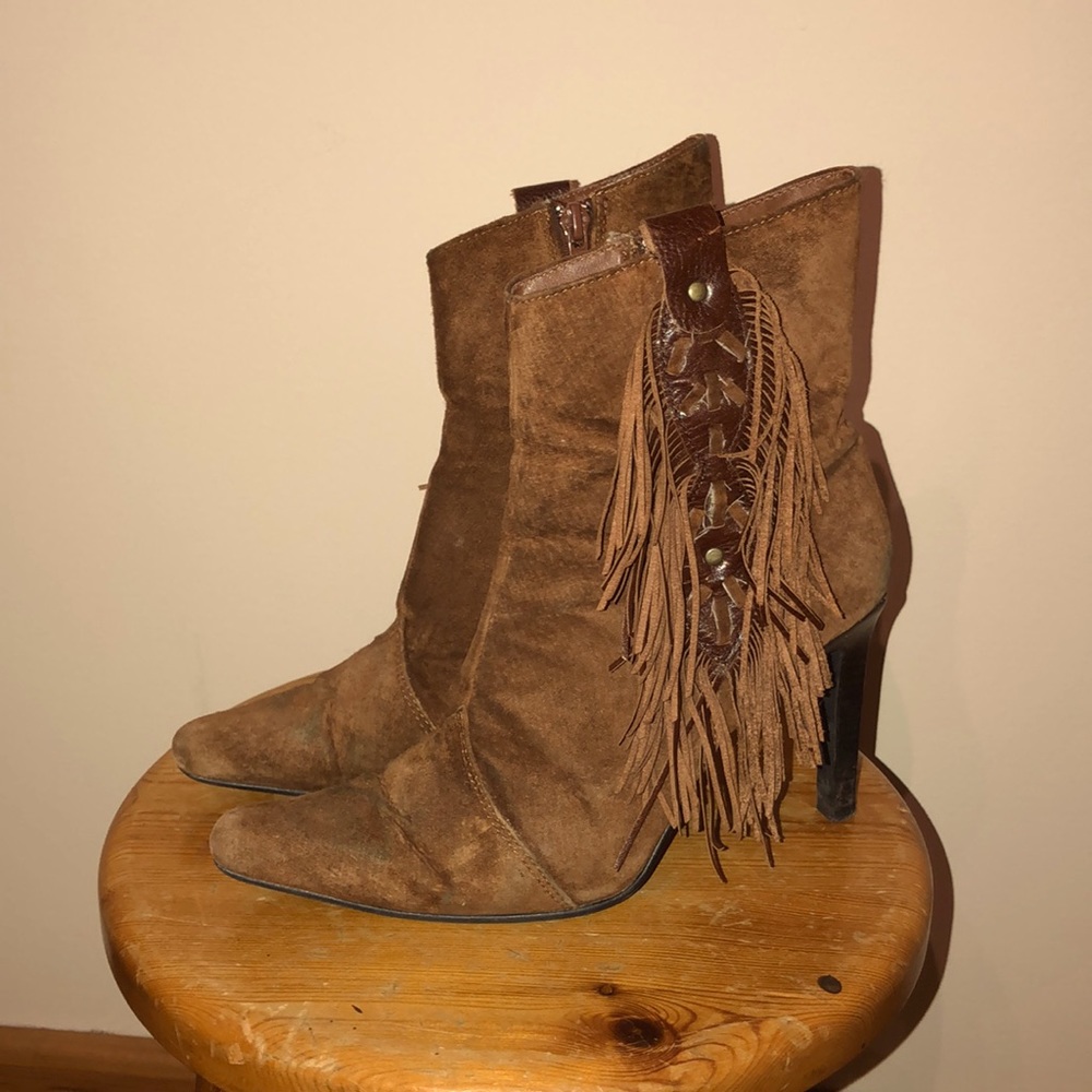 Booties 👢 👢 size 6 in Brown